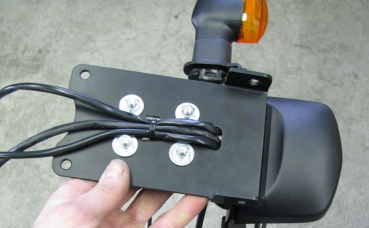 BRUUDT Kennzeichenhalter für Yamaha FZ6 ab 2004 Für Original Blinker und Mini Blinker.