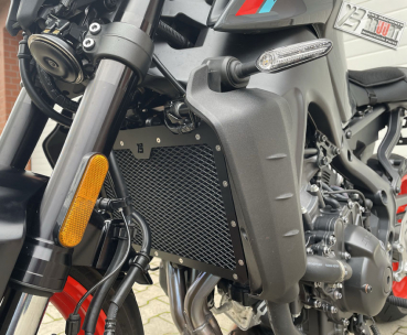 Preview: Kühlerabdeckung Schwarz für Yamaha MT-09 2021-2023