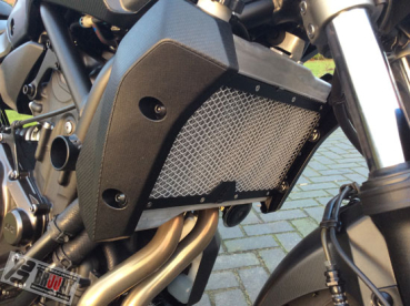 BRUUDT Kühlerabdeckung Schwarz/Silber für Yamaha MT-07 Alle Baujahren