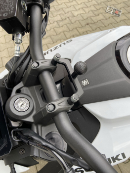Preview: BRUUDT Montagekugel für Navigationsgeräte für Suzuki GSX-8S. 