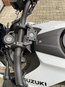 BRUUDT TomTom Rider halter für Suzuki GSX-8S.