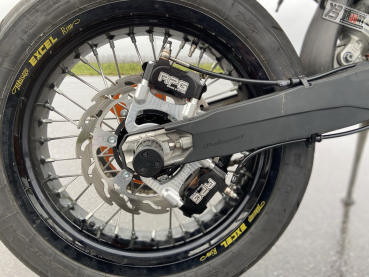 Preview: BRUUDT Supermoto Radial lefthandbrake kit für KTM, Husqvarna, GasGas mit einer 20mm Hinterachse inklusive Bremssattel. (Schwarz)