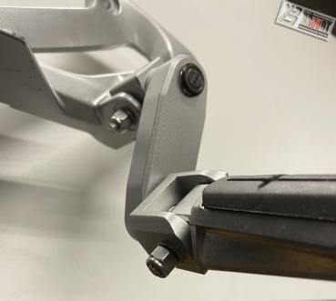 Preview: BRUUDT 10 fach verstellbare Sozius Fußrasten Satz passend für Yamaha FJR1300