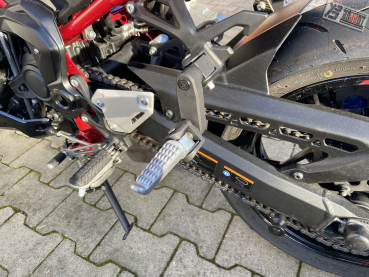 BRUUDT Verstellbare Sozius Fußrasten Satz passend für viele Kawasaki Modellen