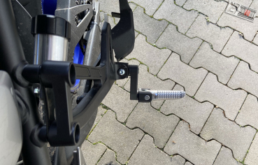 BRUUDT Verstellbare Sozius Fußrasten Satz passend für Yamaha Yamaha Tracer 9 und tracer 9 GT(+) ab baujahr 2021