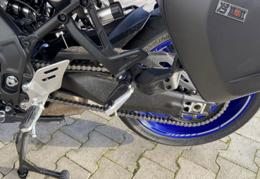 BRUUDT Verstellbare Sozius Fußrasten Satz passend für Yamaha Yamaha Tracer 9 und tracer 9 GT(+) ab baujahr 2021