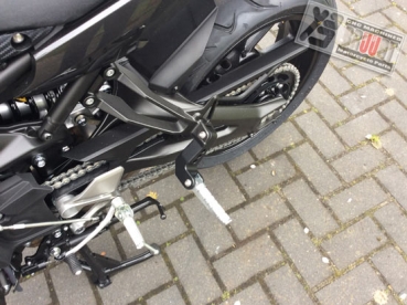 Preview: Sozius Fußrasten Tieferlegung Satz für Yamaha MT-09 Tracer bis 2021