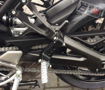 Preview: Sozius Fußrasten Tieferlegung Satz für Yamaha MT-09 Tracer bis 2021