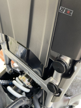 Preview: BRUUDT Sozius Fußrastenabdeckung Satz für Suzuki GSX-S950, GSX-S1000 und GSX-S1000F