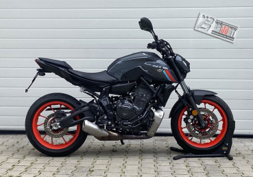 BRUUDT Kennzeichenhalter für Yamaha  MT-07 inklusive Kennzeichenbeleuchtung ab 2021