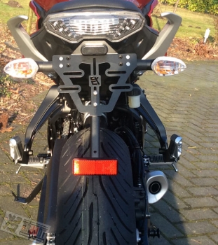 BRUUDT Kennzeichenhalter für Yamaha  MT-07 Tracer inklusive Kennzeichenbeleuchtung 2016-2019.