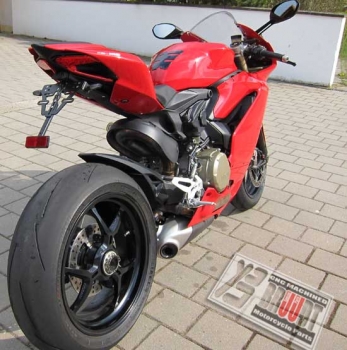 Preview: Kennzeichenhalter Ducati 899 - 959 - 1199 und 1299 Panigale Für Original Blinker und Mini Blinker. Stufenlos verstellbar.