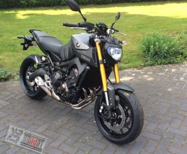 Kühlerabdeckung Schwarz für Yamaha MT-09 BJ 2013-2016