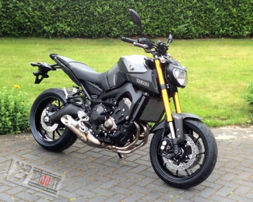 Kühlerabdeckung Schwarz/Silber für Yamaha MT-09 BJ 2013-2016