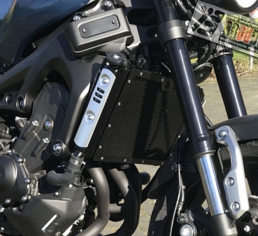 BRUUDT Kühlerabdeckung Schwarz/Schwarz für Yamaha XSR900