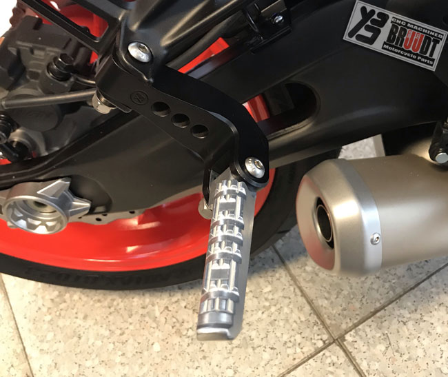 Mt07 foot on sale pegs