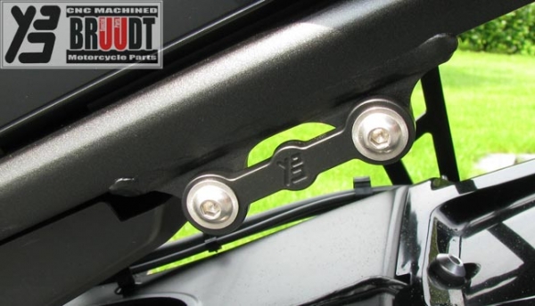 Auspuffhalter mit Loch Abdeckung für die Linke seite für Yamaha FZ8 und FZ8 Fazer ab 2006