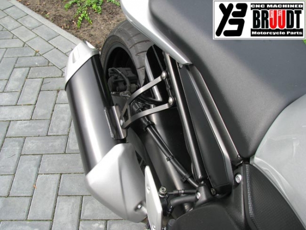 Auspuffhalter mit Loch Abdeckung für die Linke seite für Yamaha FZ8 und FZ8 Fazer ab 2006