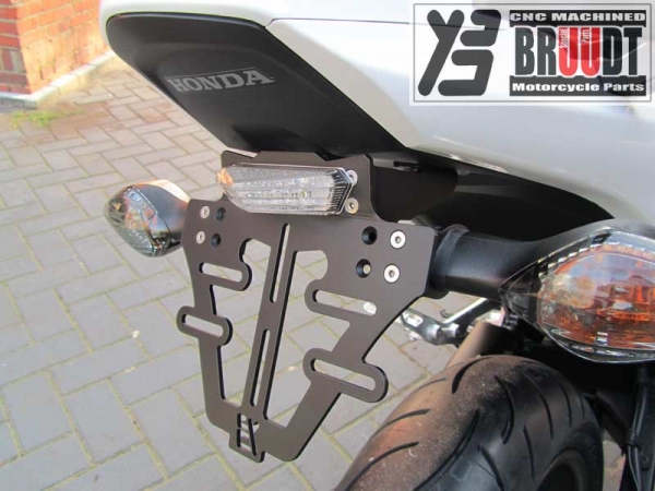 BRUUDT Kennzeichenhalter für Honda NC700S ab 2012 für Mini oder Original Blinker.