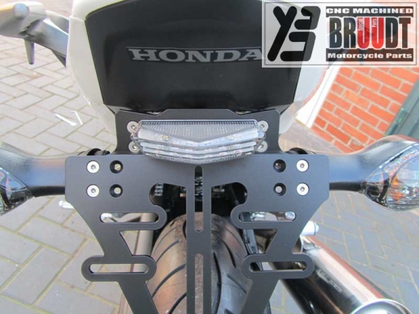BRUUDT Kennzeichenhalter für Honda NC700S ab 2012 für Mini oder Original Blinker.