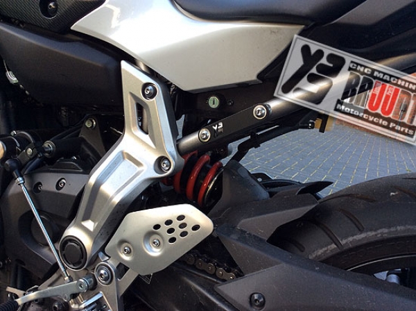 BRUUDT Fußrastenabdeckung Satz für Yamaha MT-07 Version 1