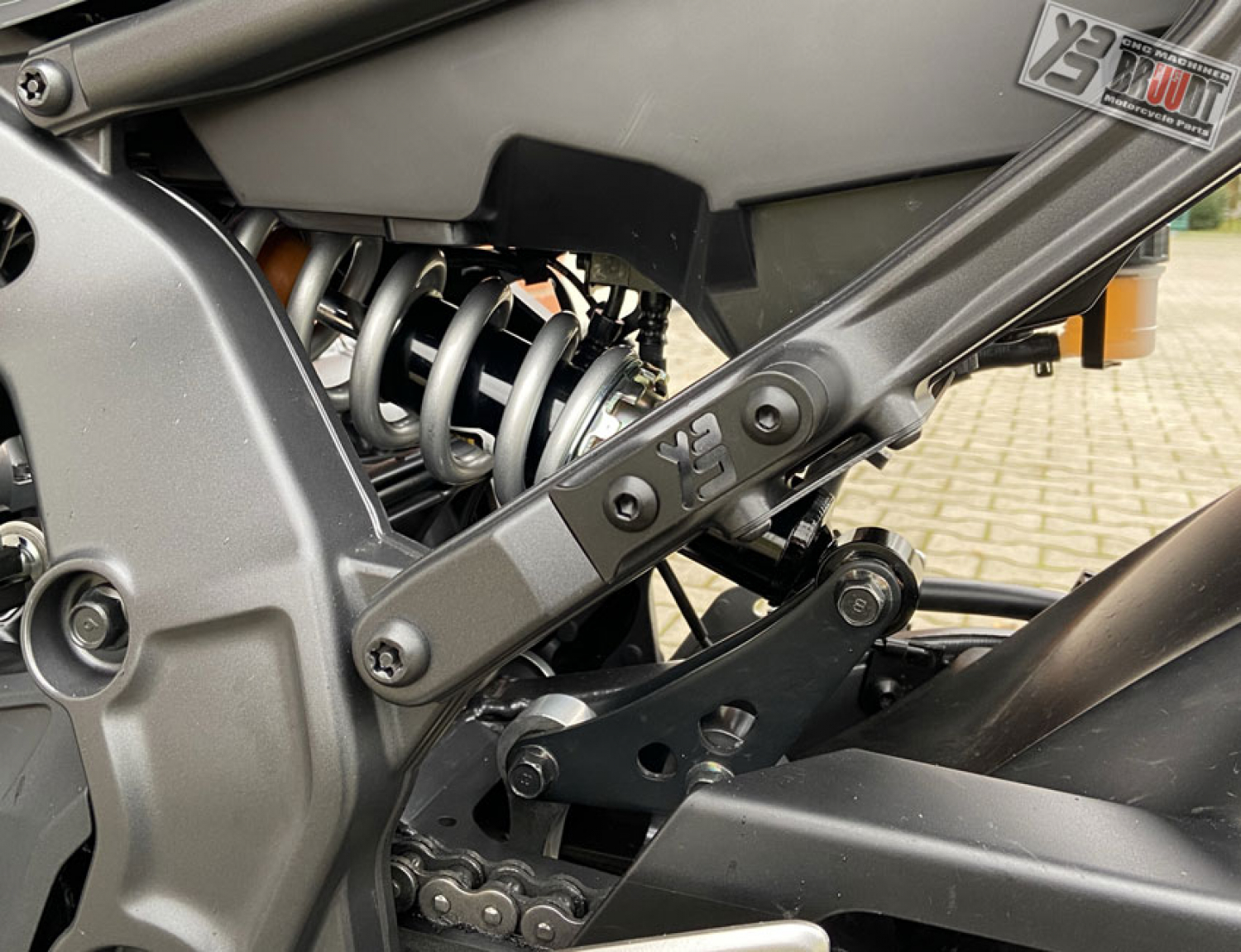 BRUUDT 2D Sozius Fußrasten Abdeckung Satz für Yamaha MT-09 BJ 2021-2023