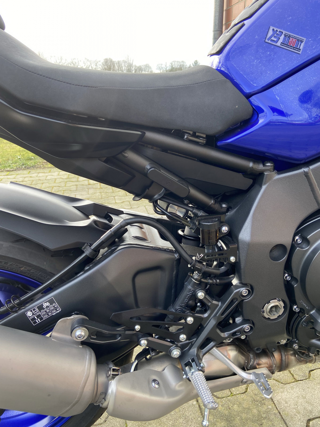 BRUUDT Sozius Fußrastenabdeckung Satz für Yamaha MT-10 (SP) Alle Baujahren