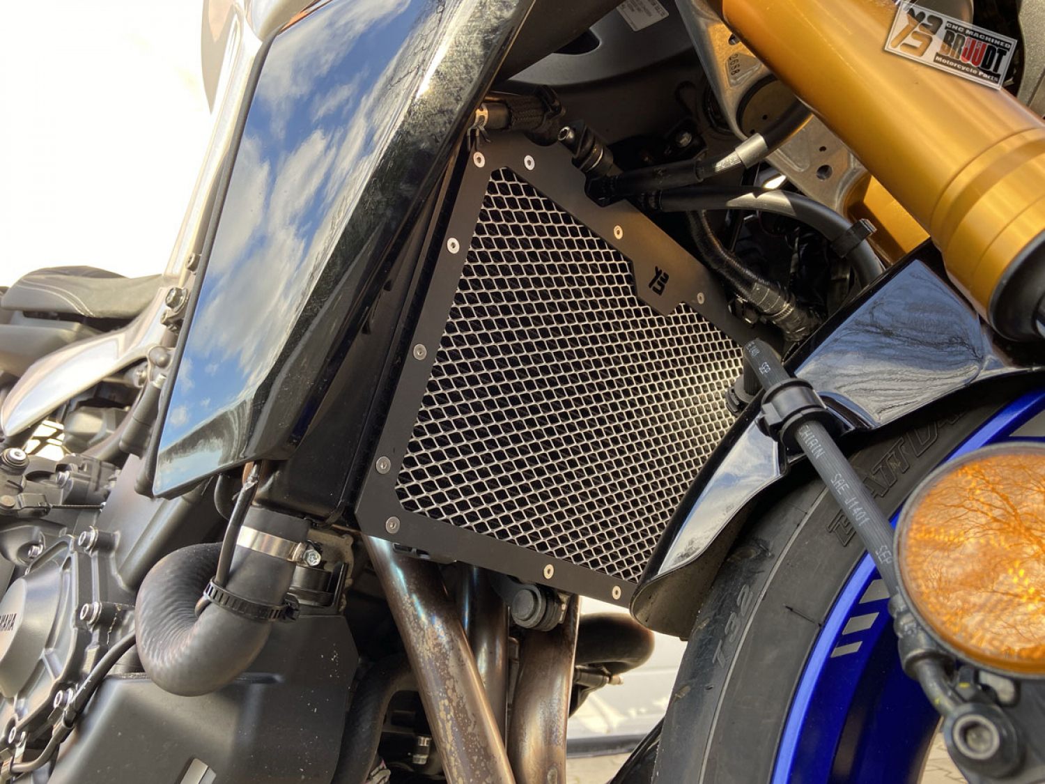 Kühlerabdeckung Schwarz/Silber für Yamaha Tracer 9 und tracer 9 GT(+) ab baujahr 2021