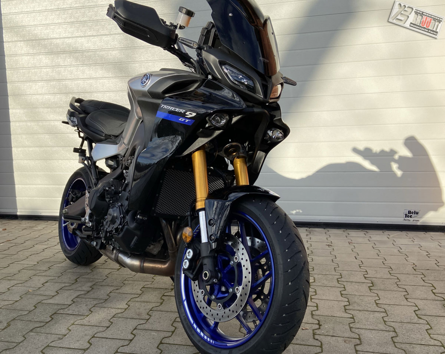 Kühlerabdeckung Schwarz/Silber für Yamaha Tracer 9 und tracer 9 GT(+) ab baujahr 2021