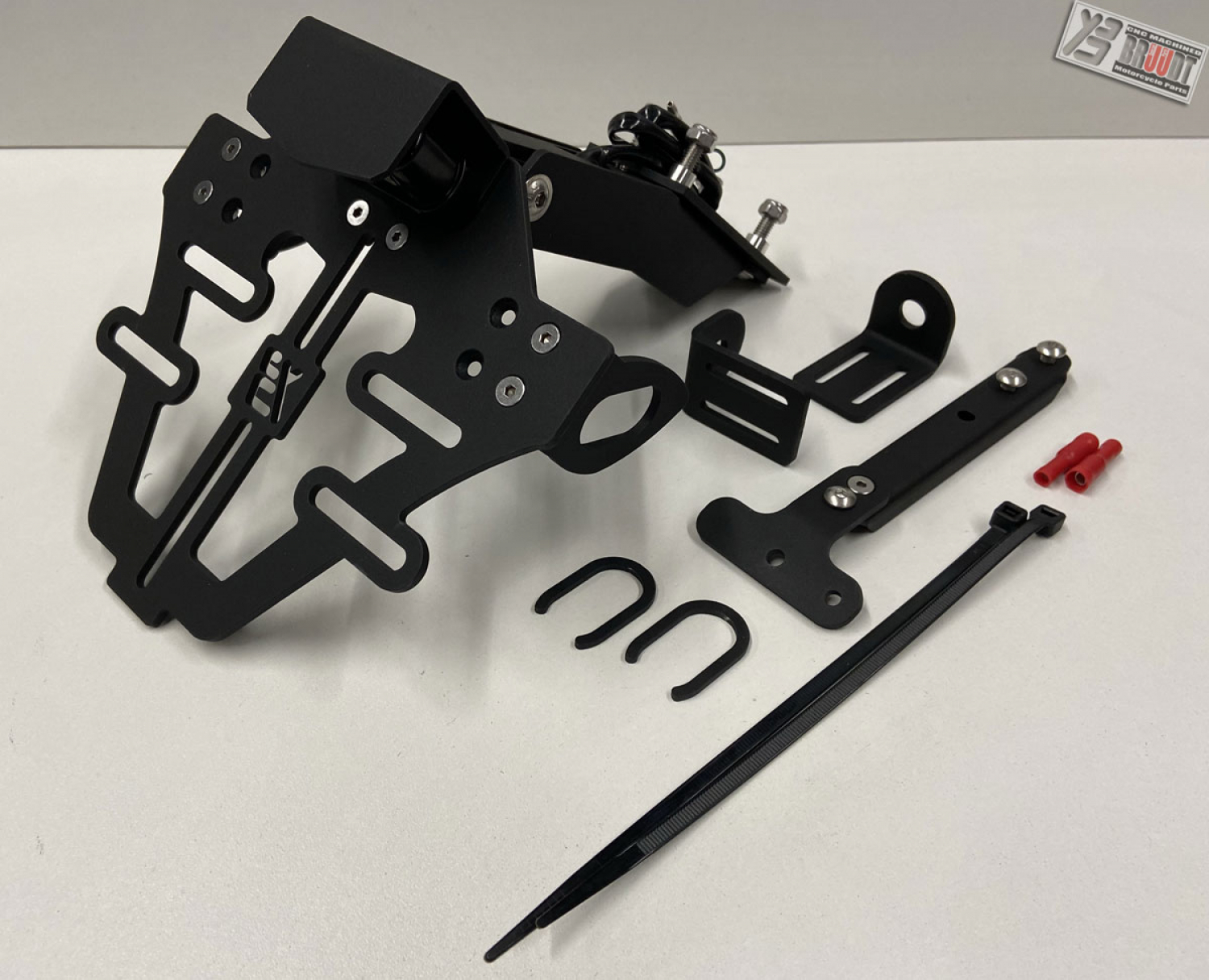BRUUDT Kennzeichenhalter Tail Tidy für Honda CB750 Hornet ab 2023