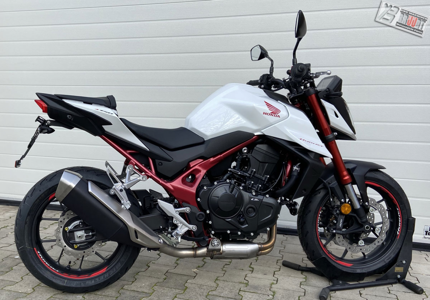 BRUUDT Kennzeichenhalter Tail Tidy für Honda CB750 Hornet ab 2023