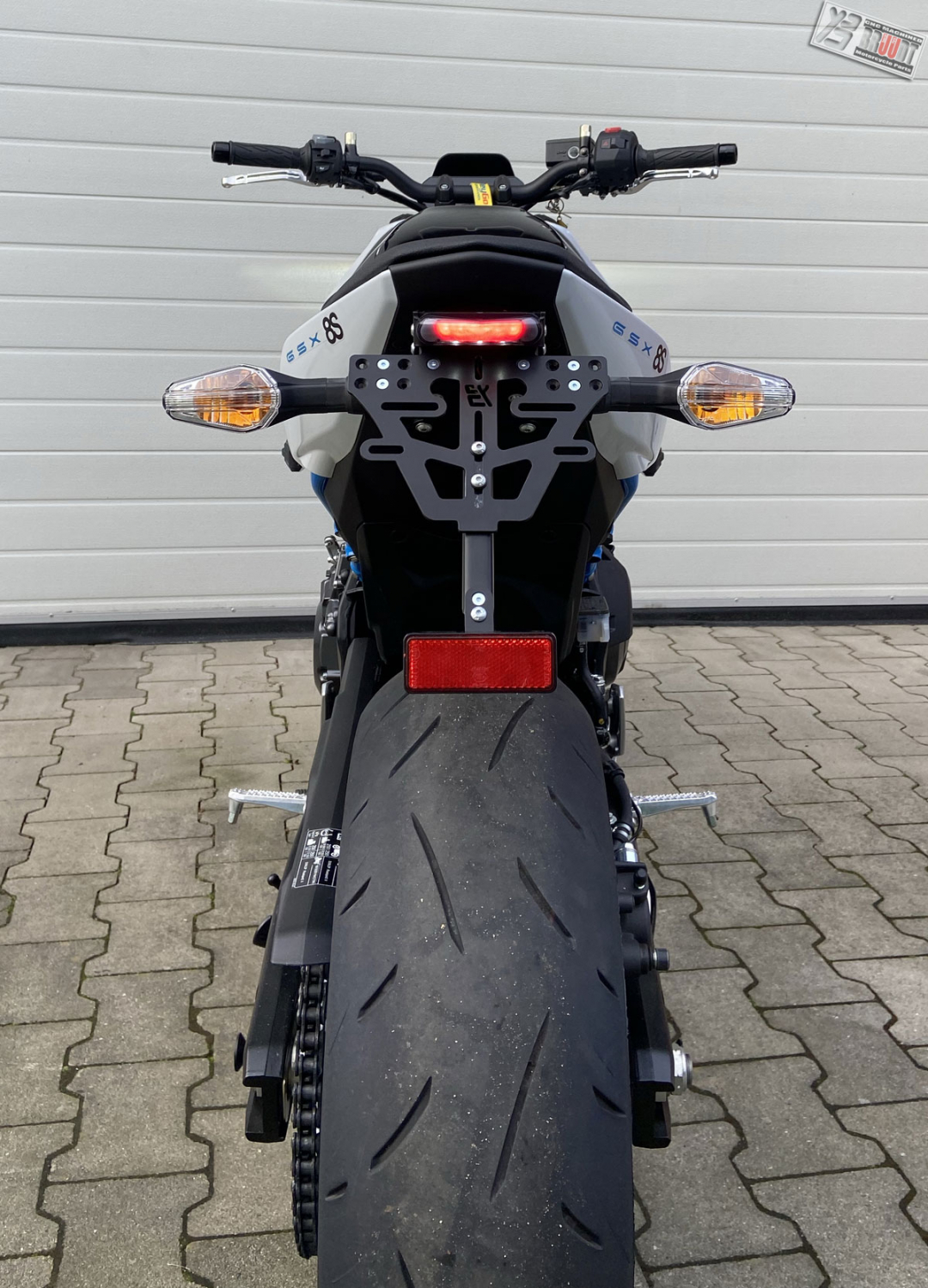 BRUUDT Kennzeichenhalter Tail Tidy für Suzuki GSX-8S und GSX-8R Kurze Version mit Rücklicht. BRUUDT Kennzeichenhalter Tail Tidy für Suzuki GSX-8S und GSX-8R Kurze Version mit Rücklicht.