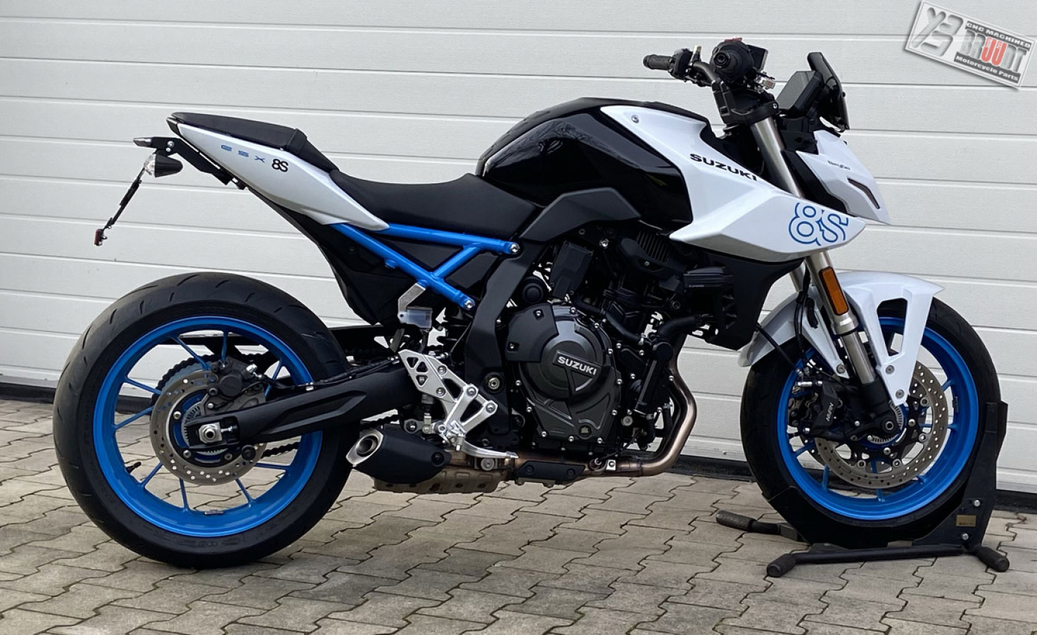 BRUUDT Kennzeichenhalter Tail Tidy für Suzuki GSX-8S und GSX-8R Kurze Version mit Rücklicht. BRUUDT Kennzeichenhalter Tail Tidy für Suzuki GSX-8S und GSX-8R Kurze Version mit Rücklicht.