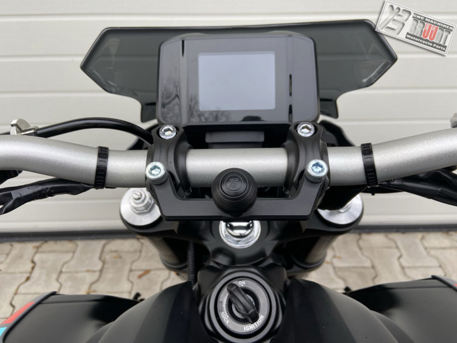 BRUUDT Montagekugel für Navigationsgeräte für Yamaha MT09 ab 2021