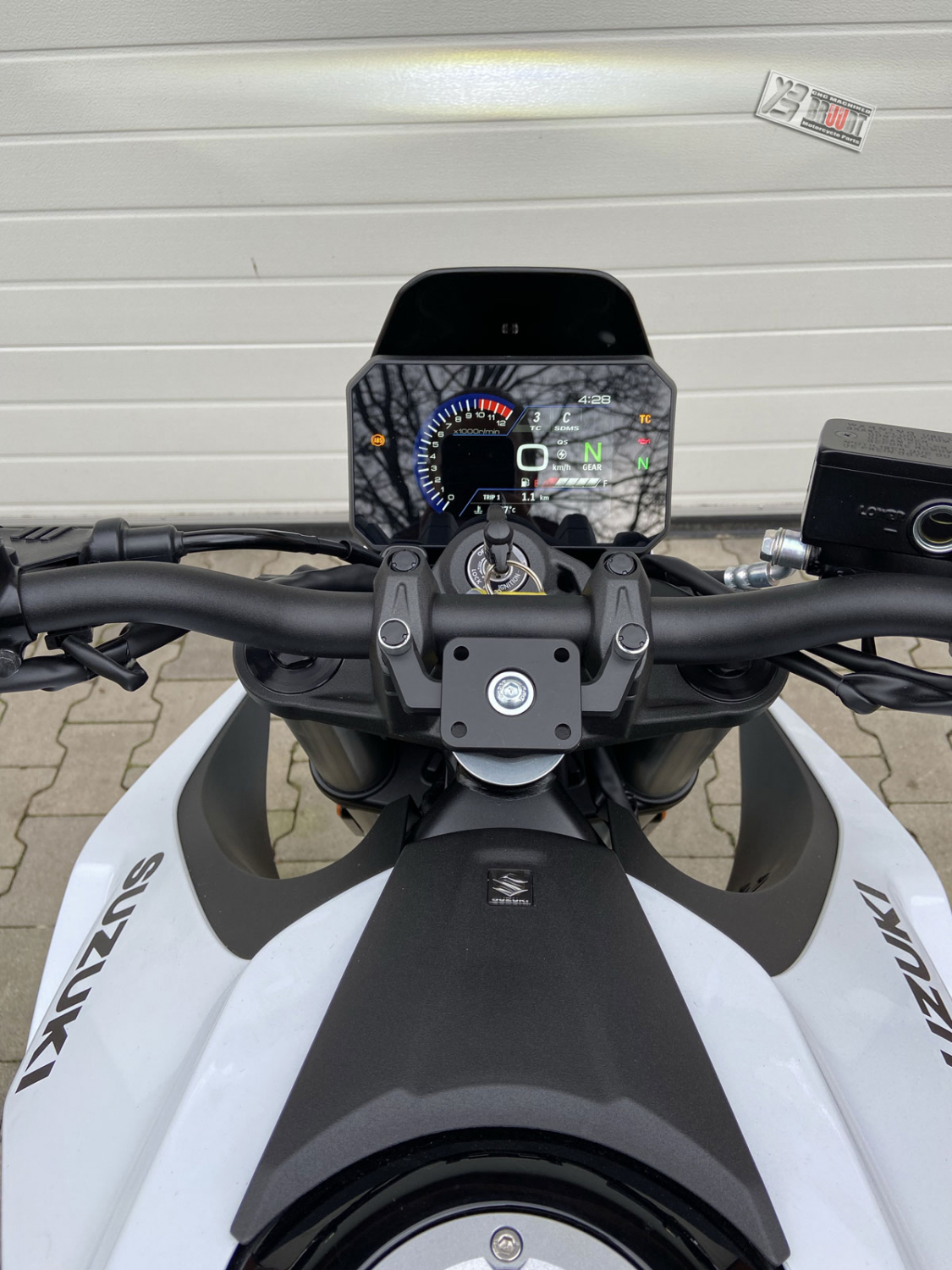 BRUUDT TomTom Rider halter für Suzuki GSX-8S.