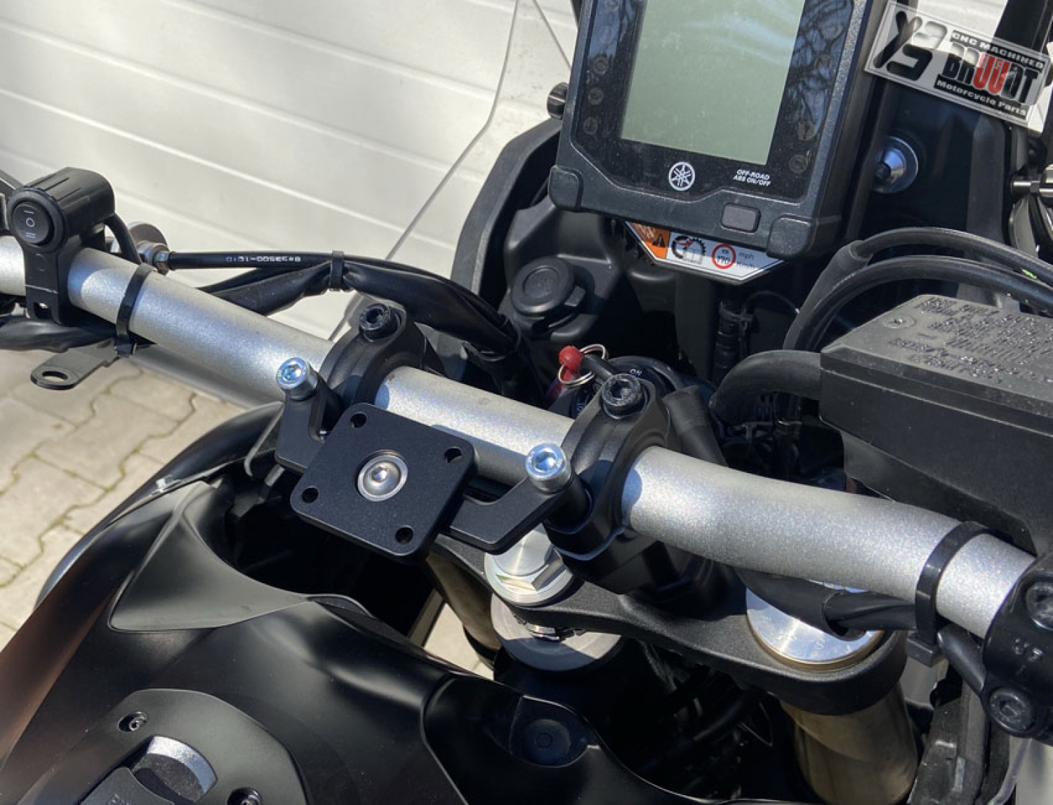 BRUUDT TomTom Rider halter für Suzuki GSX-S1000 ab 2018 und GSX-S1000F ab 2018