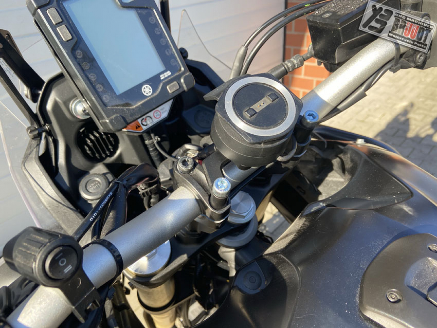 BRUUDT TomTom Rider halter für Suzuki GSX-S1000 ab 2018 und GSX-S1000F ab 2018