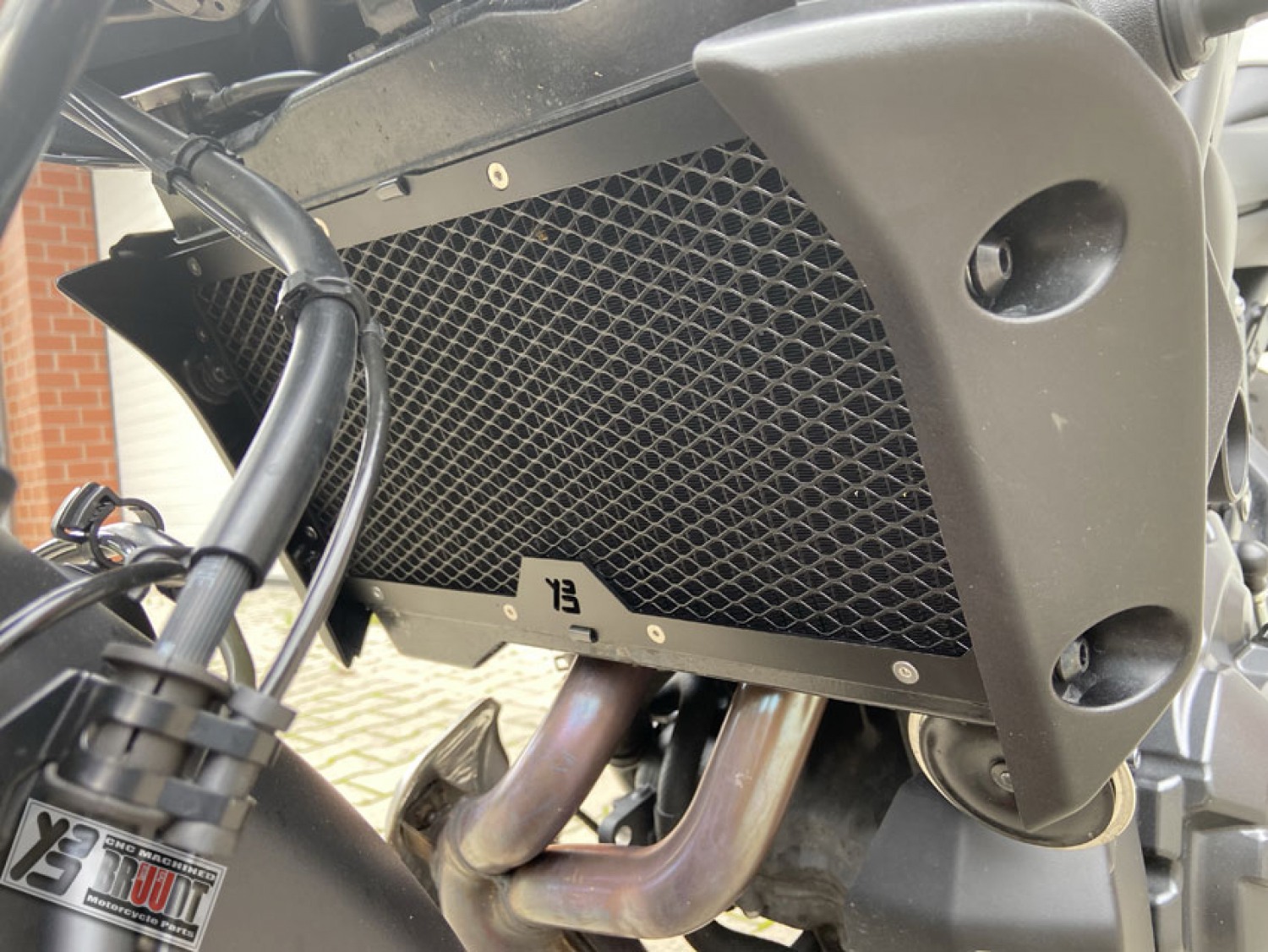 Kühlerabdeckung Schwarz/Schwarz passend für Yamaha MT-07 alle Baujahren