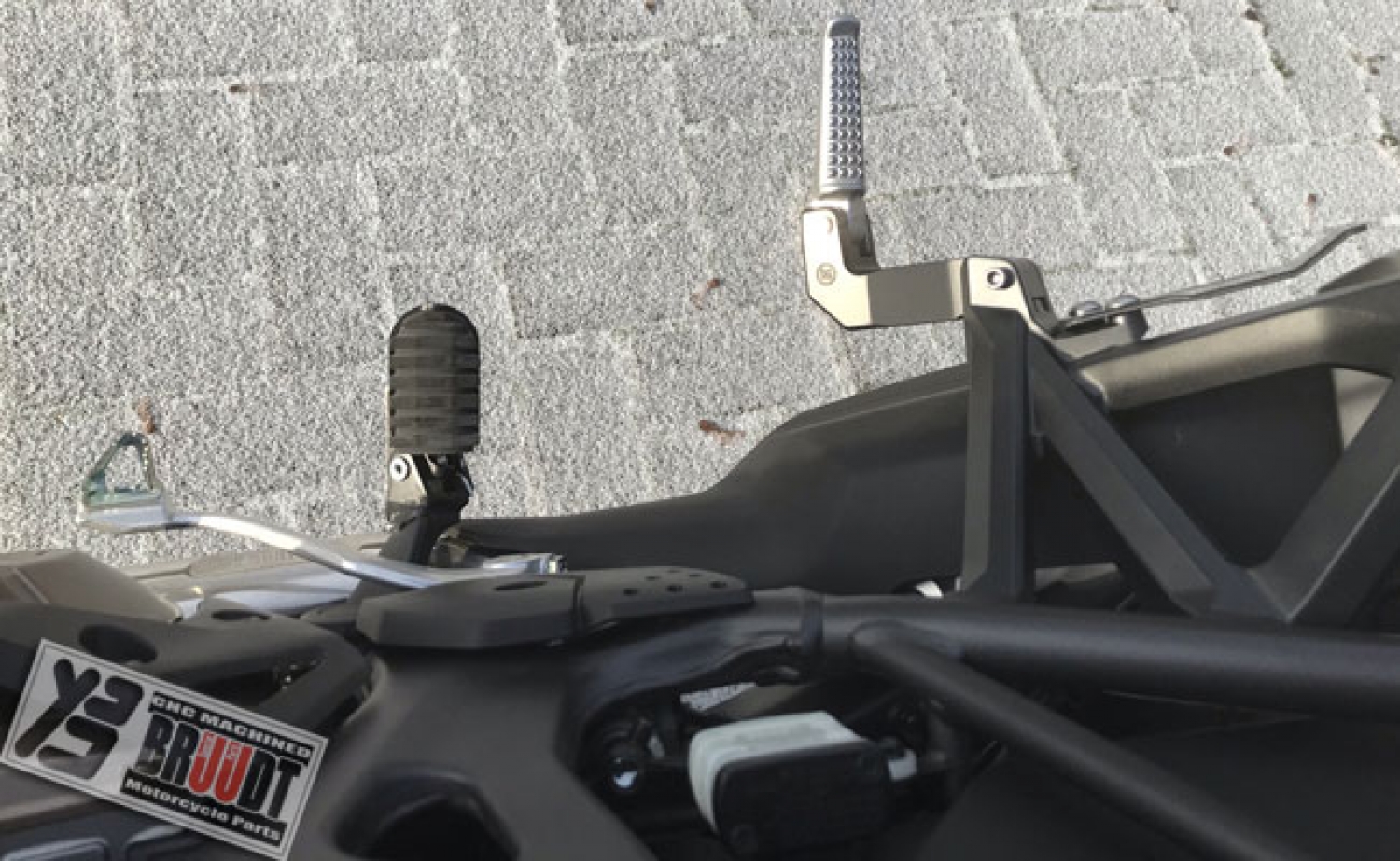 BRUUDT Sozius Fußrasten Tieferlegung Satz für Honda VTR1000 2000-2005