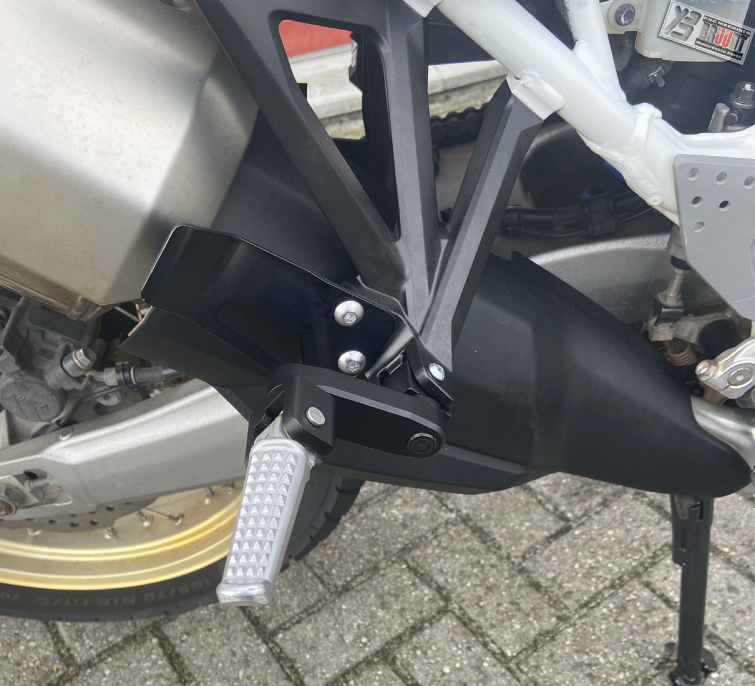 BRUUDT 10 fach verstellbare Sozius Fußrasten Satz passend für Honda XL750 Transalp