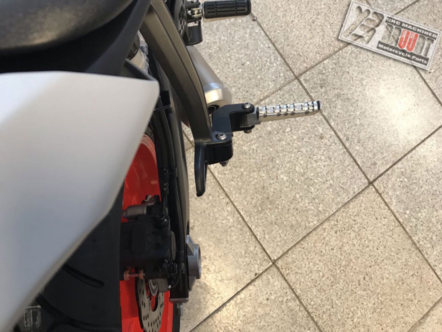 Sozius Fußrasten Tieferlegung Satz für Yamaha MT07 bis 2021