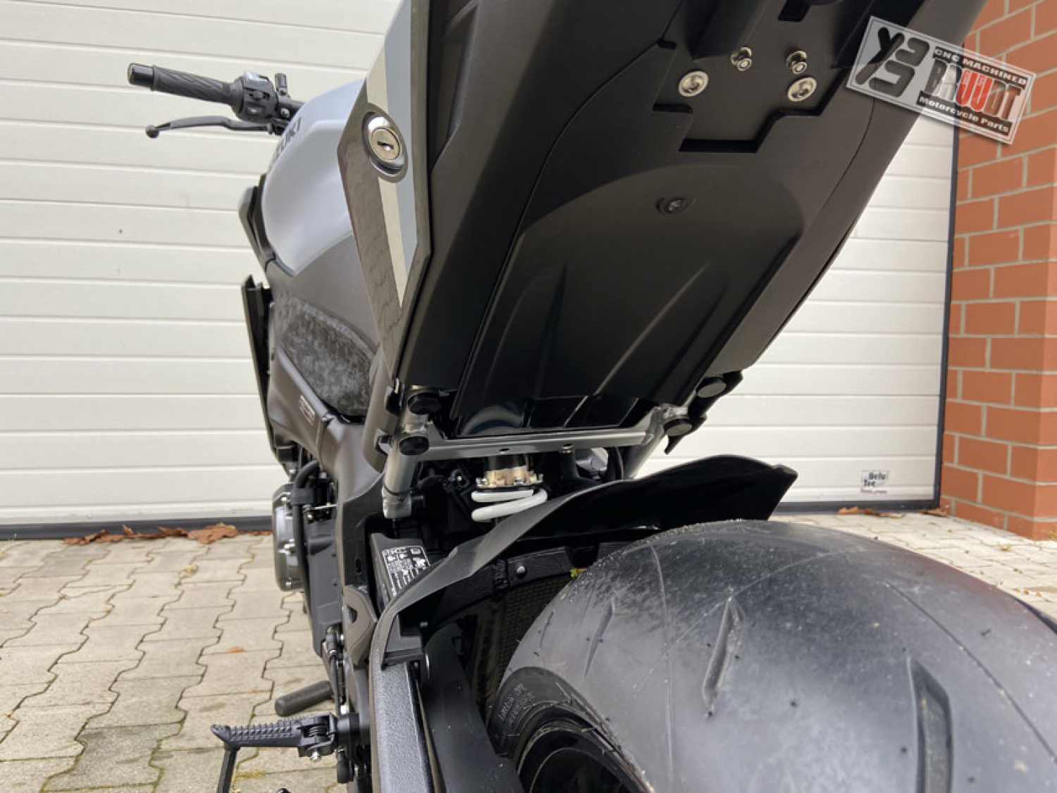 BRUUDT Sozius Fußrastenabdeckung Satz für Suzuki GSX-S950, GSX-S1000 und GSX-S1000F