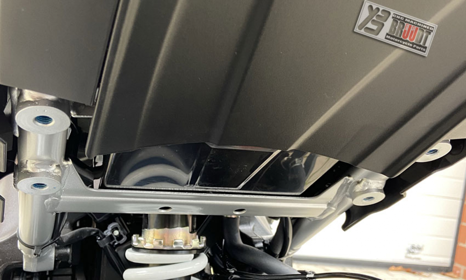 BRUUDT Sozius Fußrastenabdeckung Satz für Suzuki GSX-S950, GSX-S1000 und GSX-S1000F