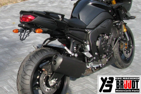 BRUUDT Kennzeichenhalter für Yamaha FZ8 und FZ8 Fazer ab 2010 Für Original Blinker und Mini Blinker.