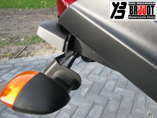 BRUUDT Kennzeichenhalter für Yamaha FZ8 und FZ8 Fazer ab 2010 Für Original Blinker und Mini Blinker.