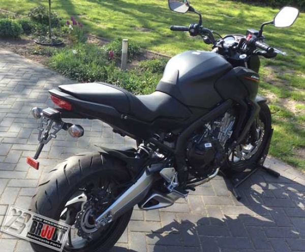 BRUUDT Kennzeichenhalter für Honda CB650F und CBR650F Für Original Blinker und Mini Blinker. BRUUDT Kennzeichenhalter für Honda CB650F und CBR650F Für Original Blinker und Mini Blinker.