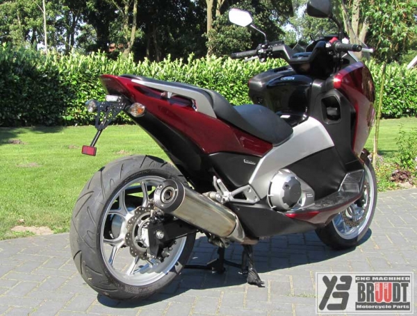 BRUUDT Kennzeichenhalter für Honda Integra 700 ab 2012 für Mini oder Original Blinker