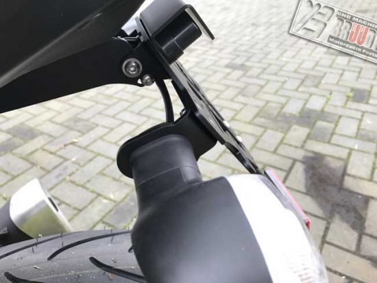 BRUUDT Kennzeichenhalter  für Yamaha MT-03 UND YZF-R3  ab 2015
