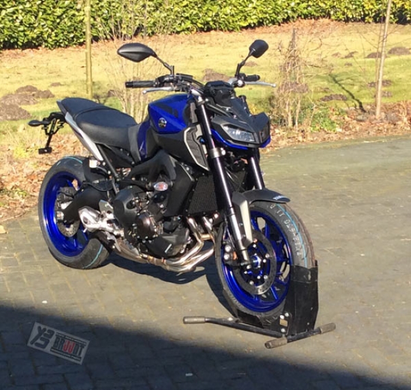 Kühlerabdeckung Schwarz für Yamaha MT-09 BJ 2017-2020
