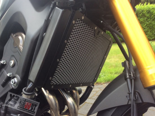 Kühlerabdeckung Schwarz/Silber für Yamaha MT-09 BJ 2013-2016